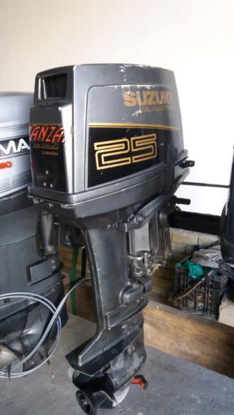 25hp Suzuki outboard motor