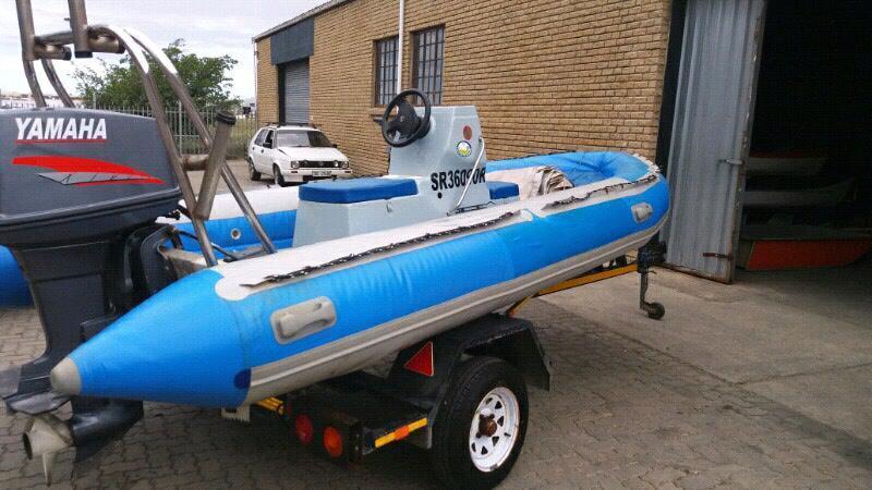 5m stingray rubberduck on trailer