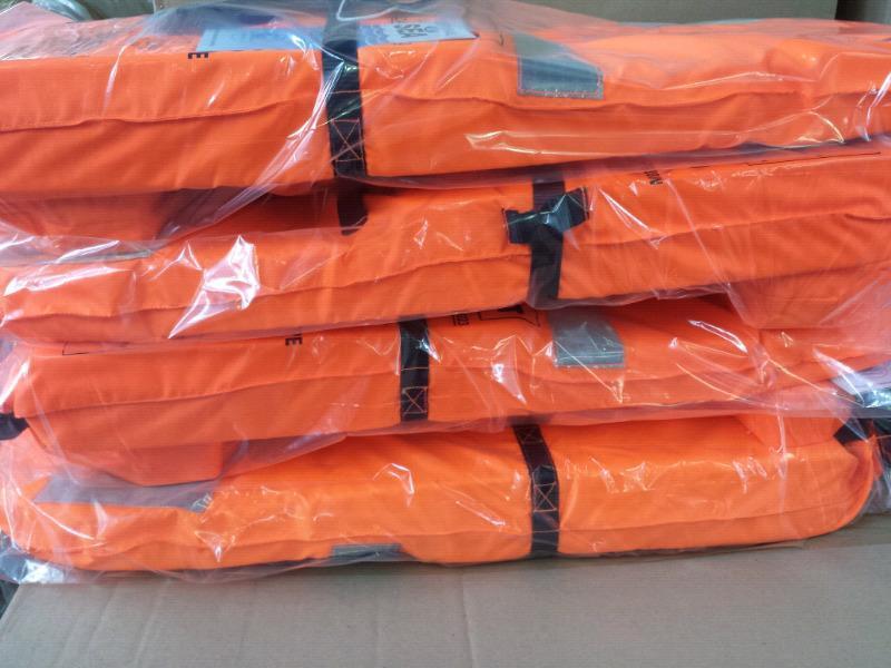 Never been used !! 4 x life jackets for Sale - Samsa Approved
