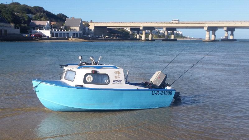 3.5m cabin boat 8 hp tohatsu 15k neg