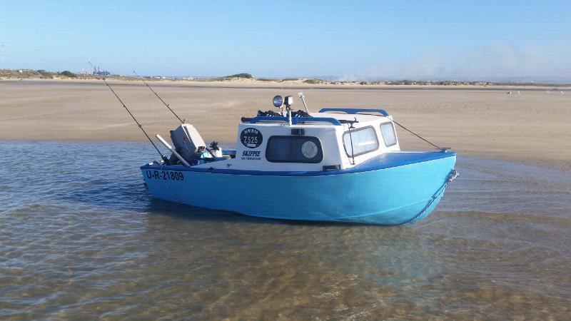 3.5m cabin boat 8 hp tohatsu 15k neg