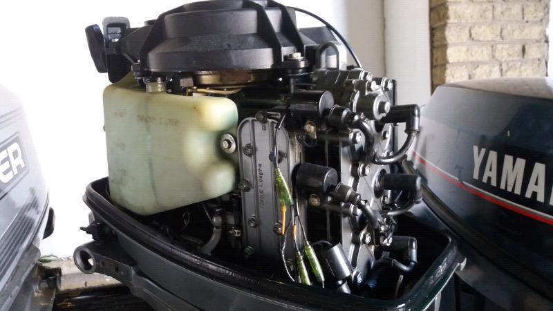 25hp Suzuki outboard motor