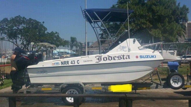 gamefish 430 cat on trailer 2 x 30 hp suzuki trim & tilts 3 cyclinder 100 hours must clear !!!!!