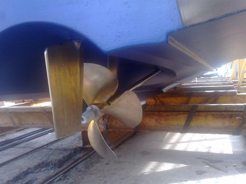 Bronze counter rotating propellers for inboard diesel motor yachts and sportfishers