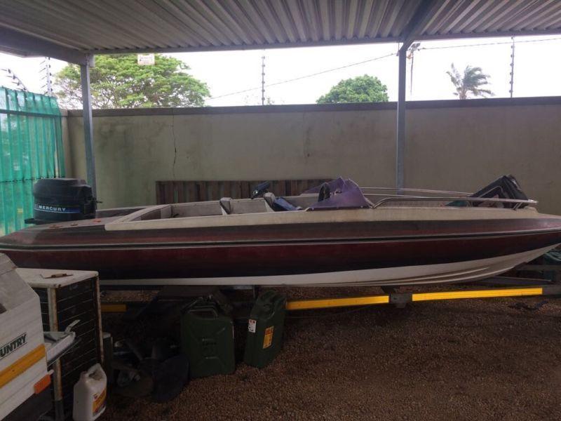 Bow rider boat