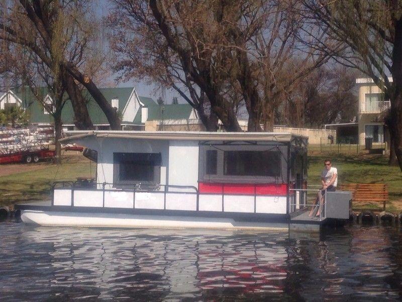 Pontoon Party House with 75hp Mercury Motor