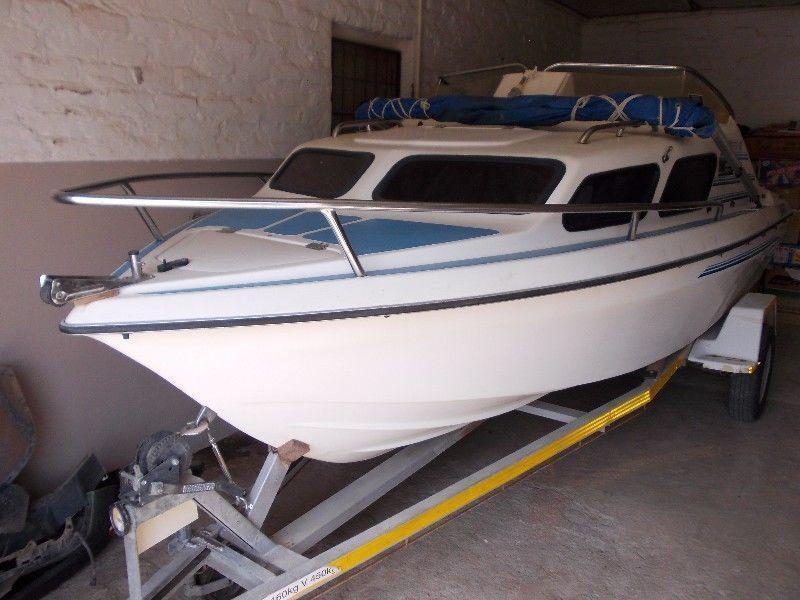 INTERCEPTOR 160 cabin boat with 115 YAMAHA trim and tilt