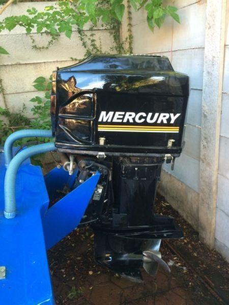 Racing / speedboat with Wildcat Hull and 150hp Mercury Black Max outboard. R20000 or to swop