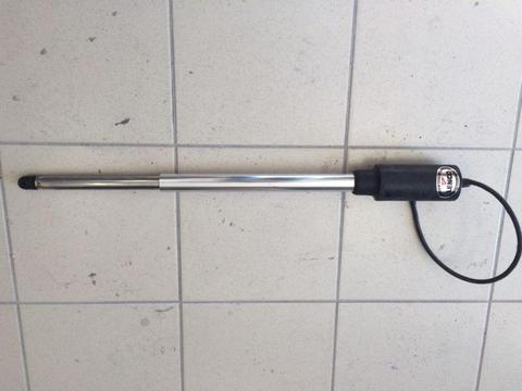 Electric hatch lift