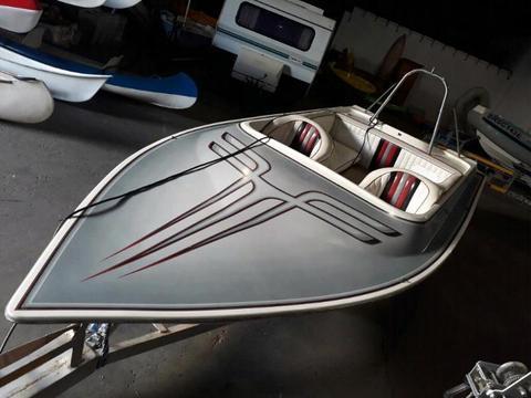 Raven speedboat