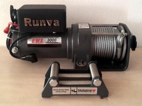 ELECTRIC CABLE WINCH RUNVA EWX3000U LBS 12V BRAND NEW (M)