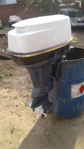 Johnson 40 hp outboard motor for sale 100%