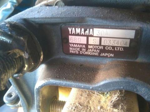 Boat engine Yamaha 30 hp for sale. Engine in the way. Good condition