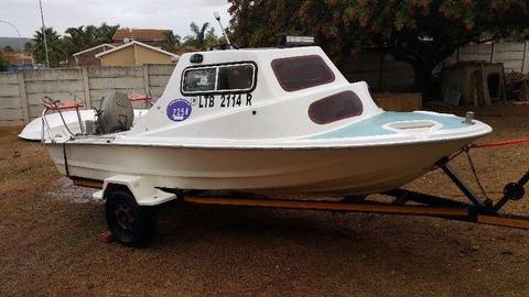 G4 Cabin Boat
