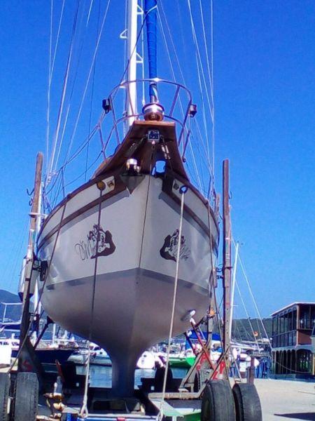 Indurance 37ft for sale