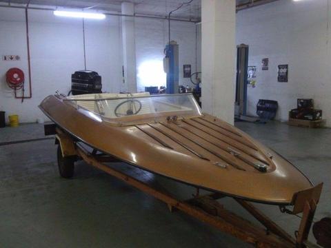 Gem Craft Boat With Mercury V6 175 Hp on Trailer