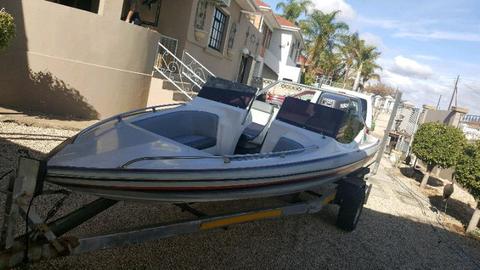 Bowrider 19ft ski boat for sale or swop