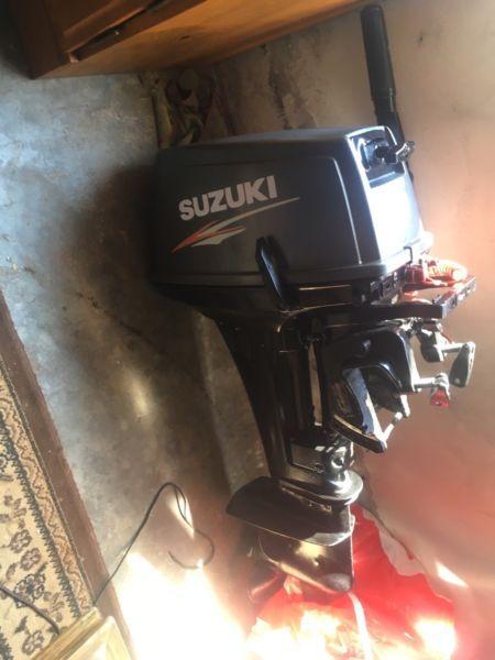 Selling Suzuki 15hp outboard motor