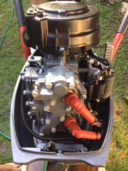 Yamaha 15 hp outboard engine
