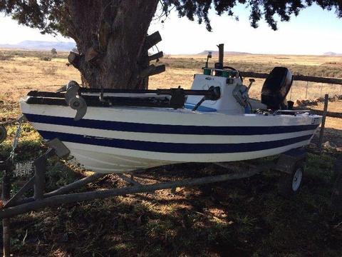 Selling Boat with 50hp Suzuki motor