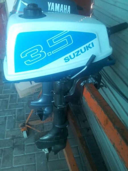 3.5 HP Suzuki outboard motor
