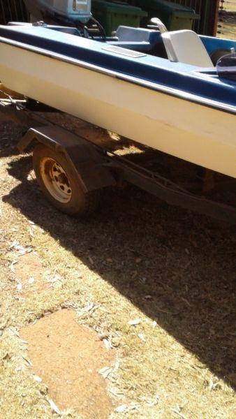 boat with moter for sale for R7000.00
