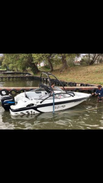 2002 Infinity/Raven 150hp Mercury 390hrs - Lots of Extras