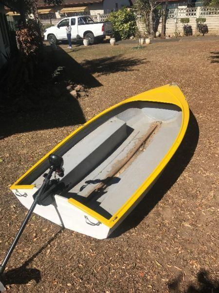 Small boat with electric 30 lbs motor