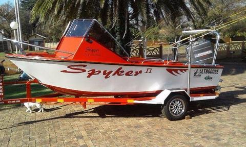 Fishing Boat with trailer for sale. Excellent condition