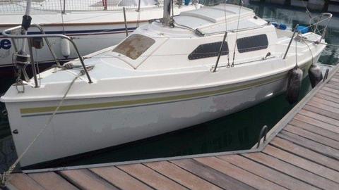 19 ft TLC fun daysailer/weekender yacht for sale at R66k. Call Anje` 082 883 0799 to view