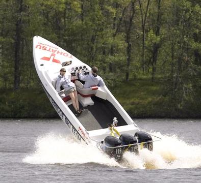 Leisure speedboats and yacht outboard repairs