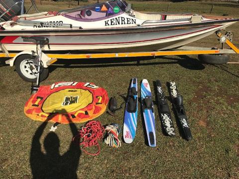 Bow rider Ski Boat-Mini Xtaski, with loads of extras