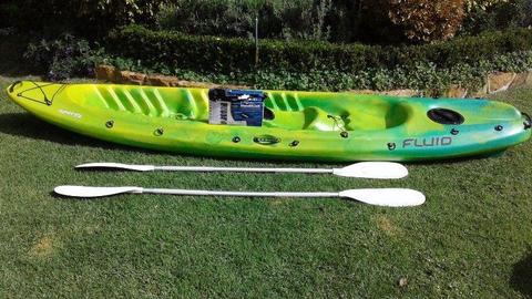 Fluid Synergy Kayak + 2 paddles + Inflatable roof racks
