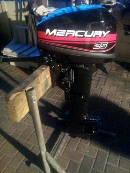 25HP Mariner mercury outboard motor