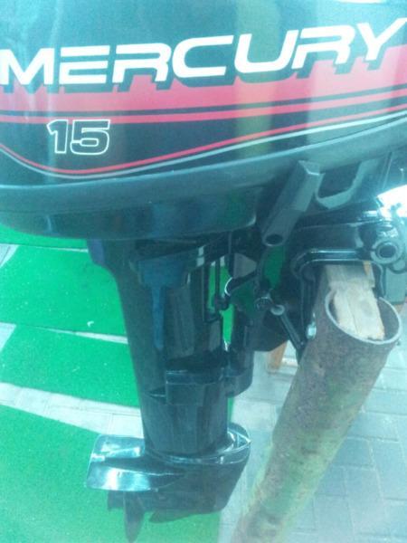 15 HP Mariner mercury outboard motor