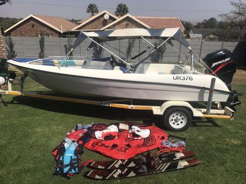 Escape 17 Ski Boat