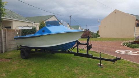 5.3m Wahoo skiboat without motors for sale