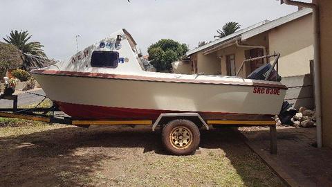 Boat with 90 yamaha on trailer in great condition