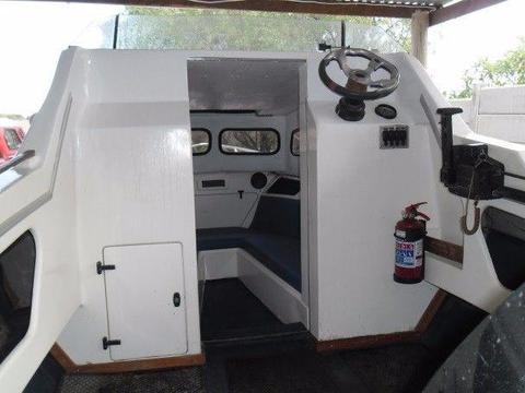 MOONRAIKER CABIN BOAT