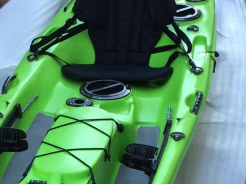 Fluid Bamba fishing kayak, green, seat and rudder