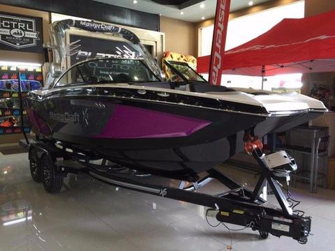 2016 MasterCraft X20 400 HP Wakeboard and Surf Boat