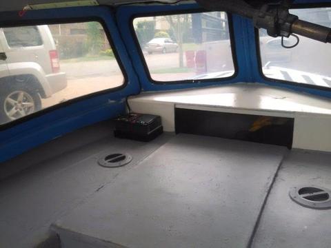 Cabin boat