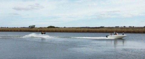 Discovery 16ft walk around deck
