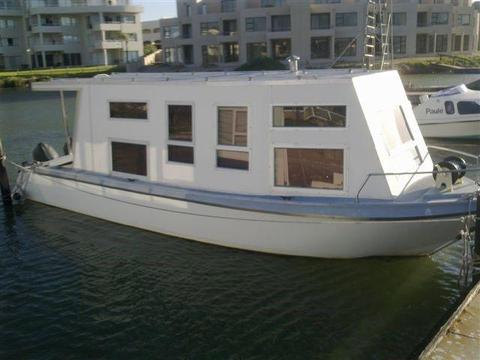 HOUSEBOAT FOR HIRE & PROPORTIONAL OWNERSHIP OFFER