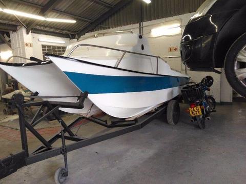 Cat for Sale with 2X 60HP YAMAHA ENGINES R43000,00 NEG