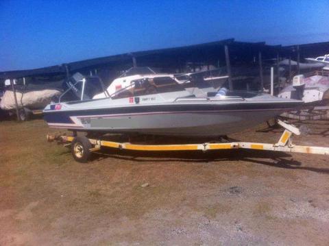 SWIFT MOTOR BOAT: St Francis Bay