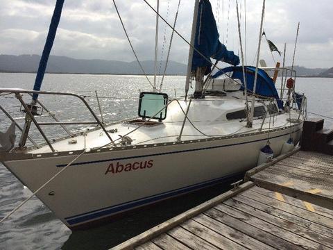 **PRICE REDUCED** - LAVRANOS CHARGER 33ft - GRP - MONOHULL - (Mossel Bay)