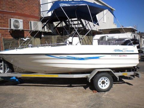 Getaway 520 C/C Utility Boat with Mercury 125HP Optimax Motor