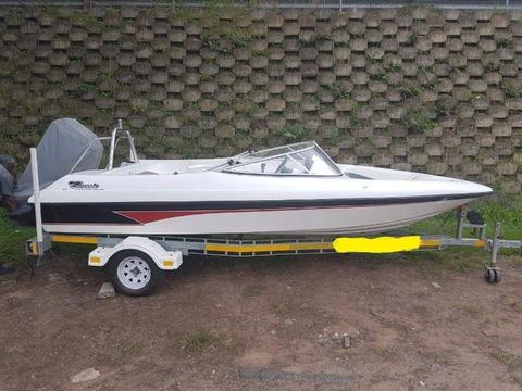 classic 170 on trailer 125 hp mercury trim and tilt mint condition low hours !!!!!!!!