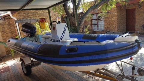 Rubber duck - 4.6m cat hull